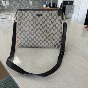 Gucci Crossbody bag
